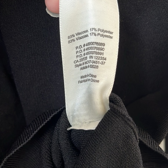 Aritzia Wilfred Free V Neck Varsity Sweater - Picture 6 of 6